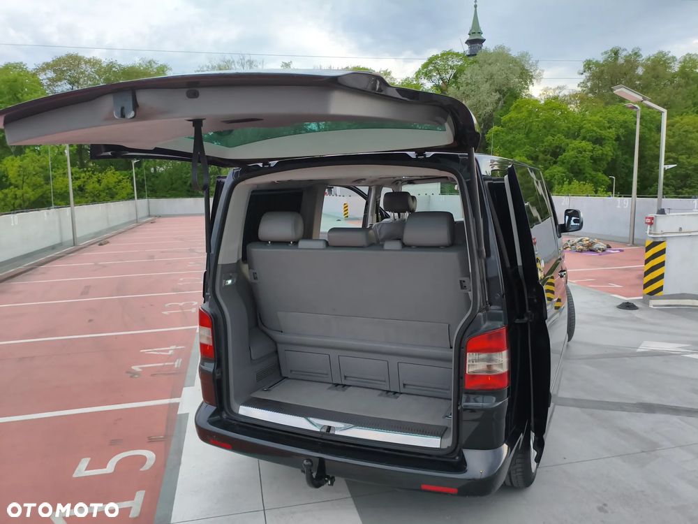 Volkswagen Multivan - 11