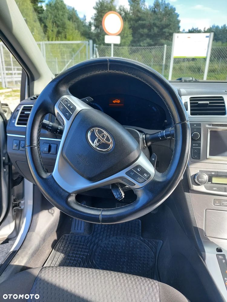Toyota Avensis 1.8 Premium MS - 13