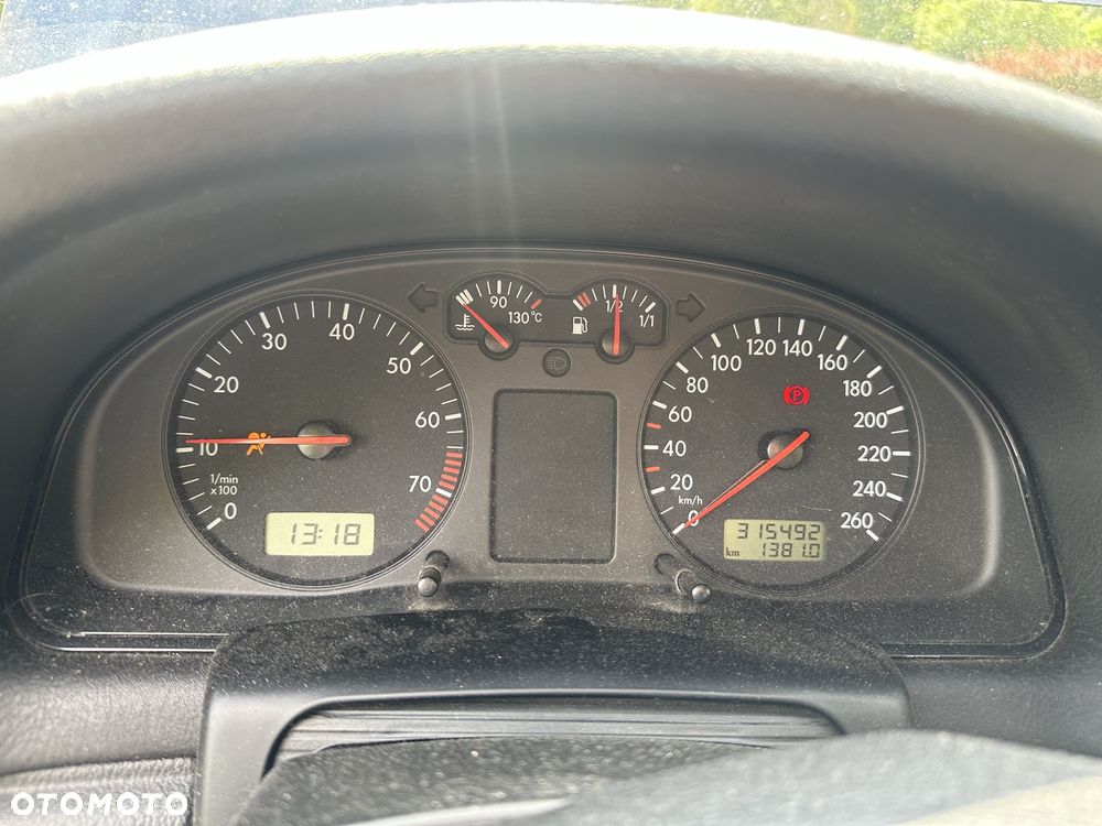 Volkswagen Passat - 8