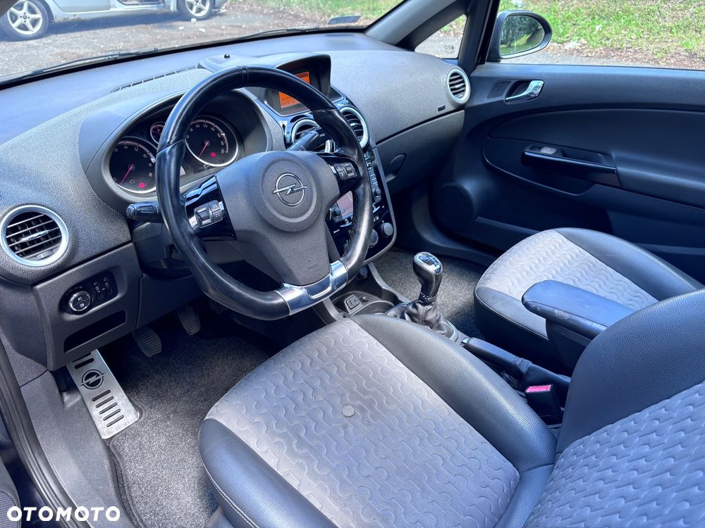 Opel Corsa 1.4 16V Cosmo - 6
