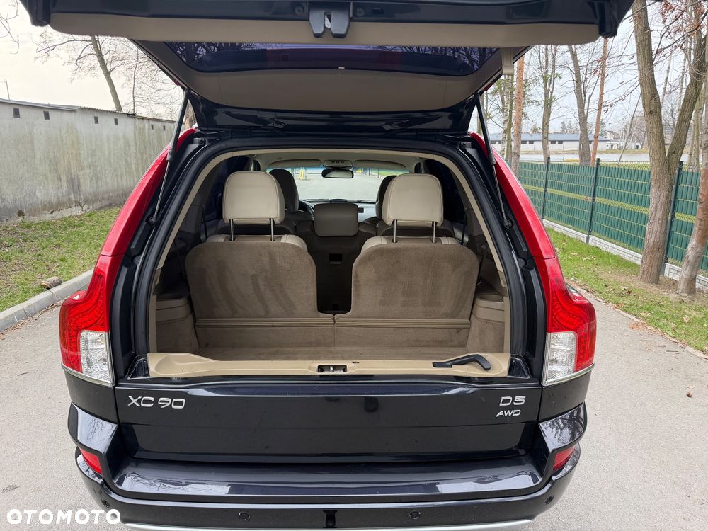 Volvo XC 90 D5 AWD Momentum - 11