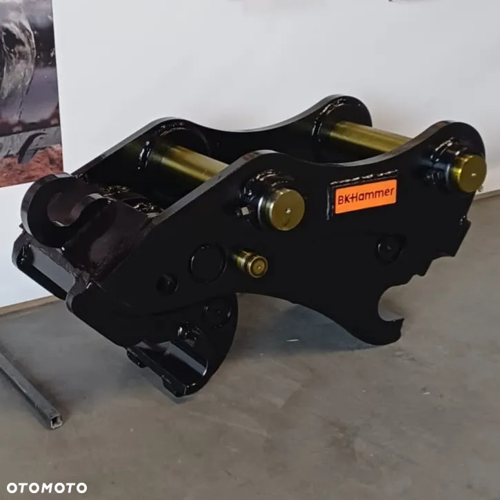 Szybkozłącze mechaniczne BK Hammer maszyny 10-17t JCB JS130 JS145 - 2
