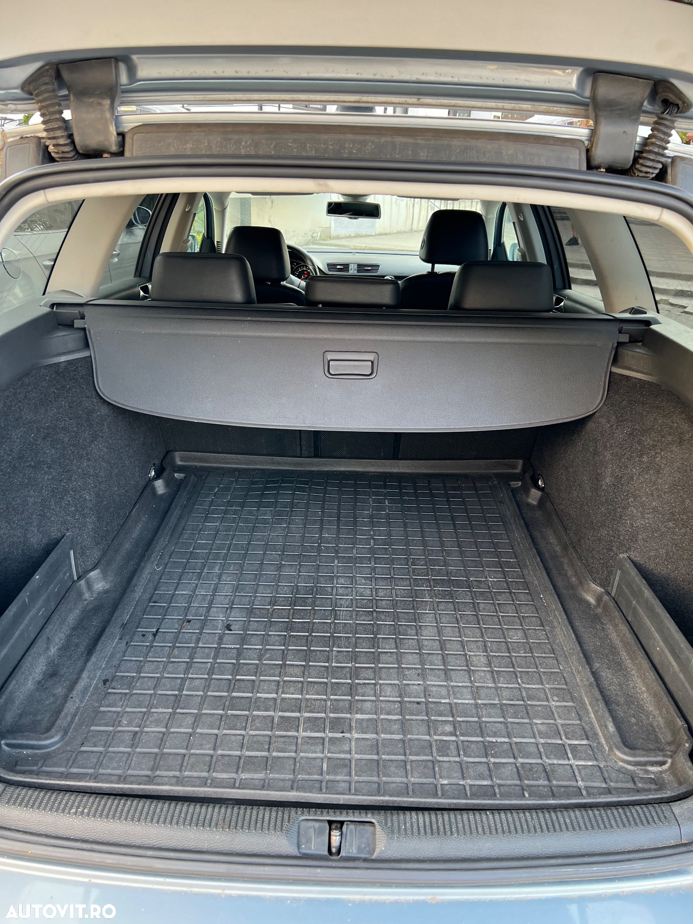 Volkswagen Passat Variant 2.0 TDI Sportline DPF - 13