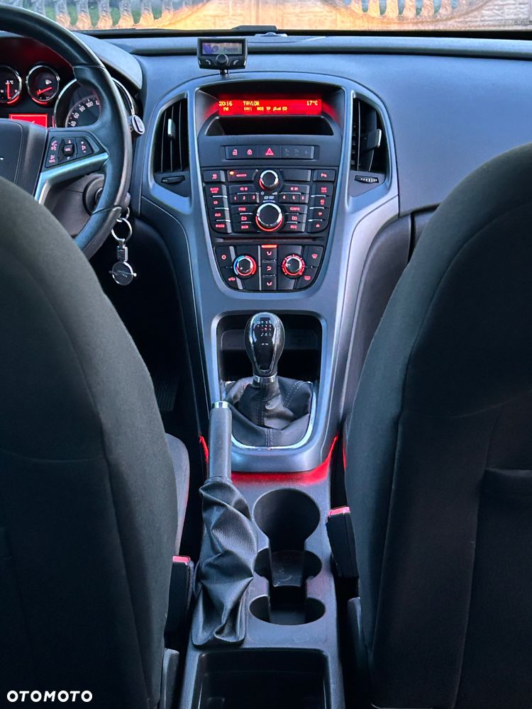 Opel Astra 1.4 Turbo - 38