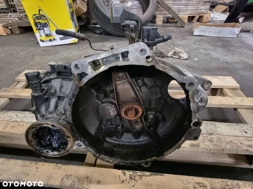 SKRZYNIA BIEGÓW VOLKSWAGEN VENTO CYP 1.9 TDI - 6