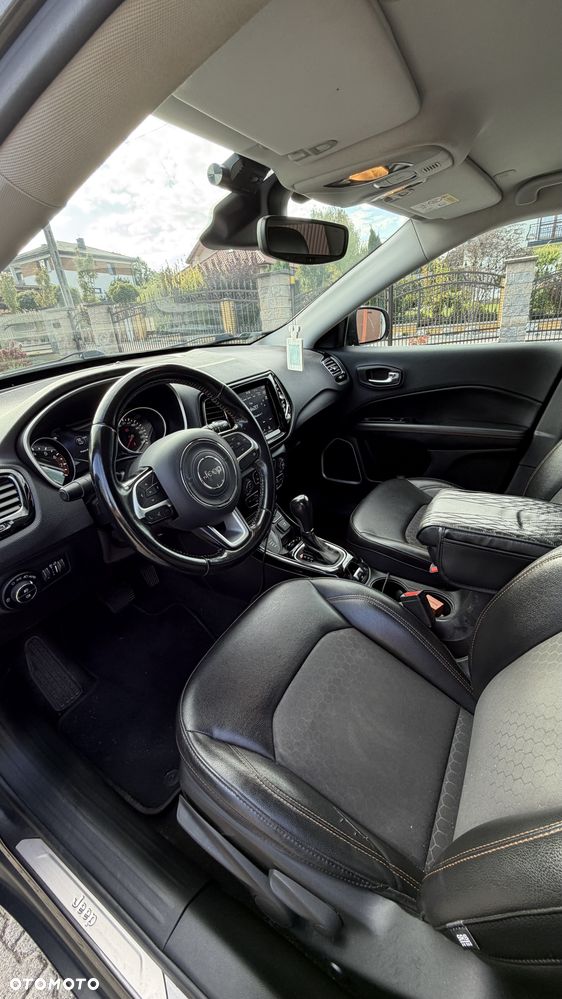 Jeep Compass - 10