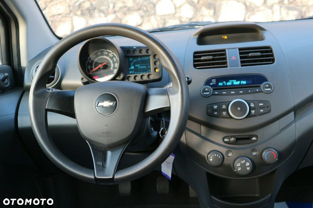 Chevrolet Spark 1.0 Base - 9