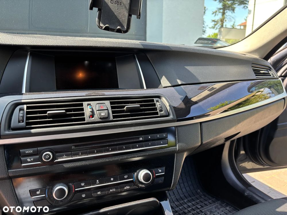 BMW Seria 5 520d xDrive Luxury Line - 10