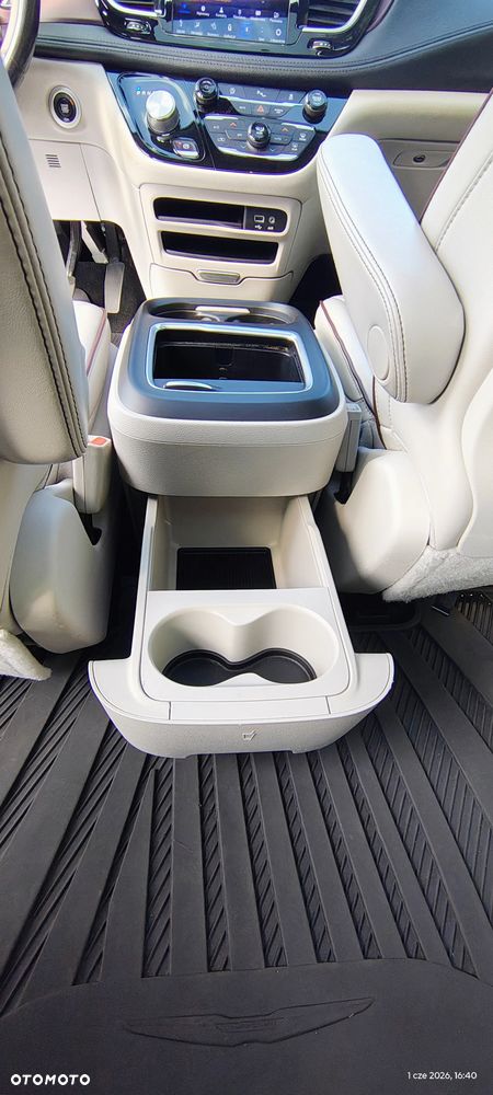 Chrysler Pacifica - 18