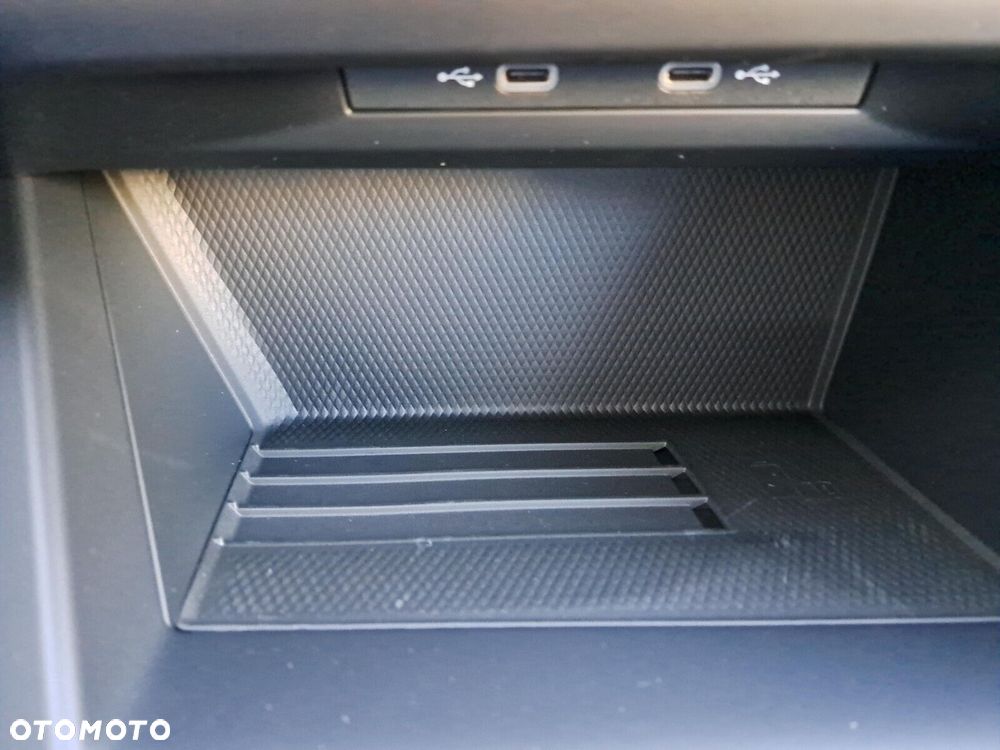 Volkswagen Golf Variant - 28