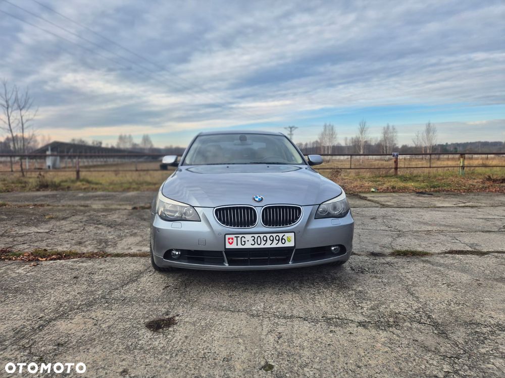 BMW Seria 5 525xi - 4