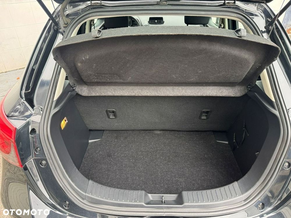 Mazda 2 - 13