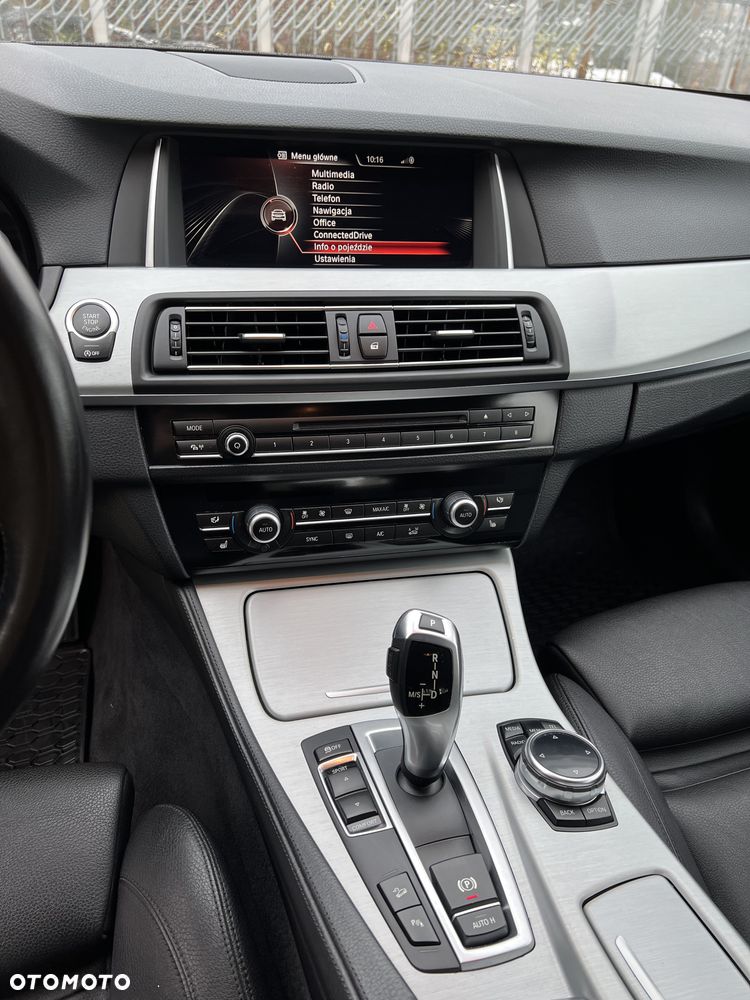 BMW Seria 5 525d xDrive Sport-Aut - 12