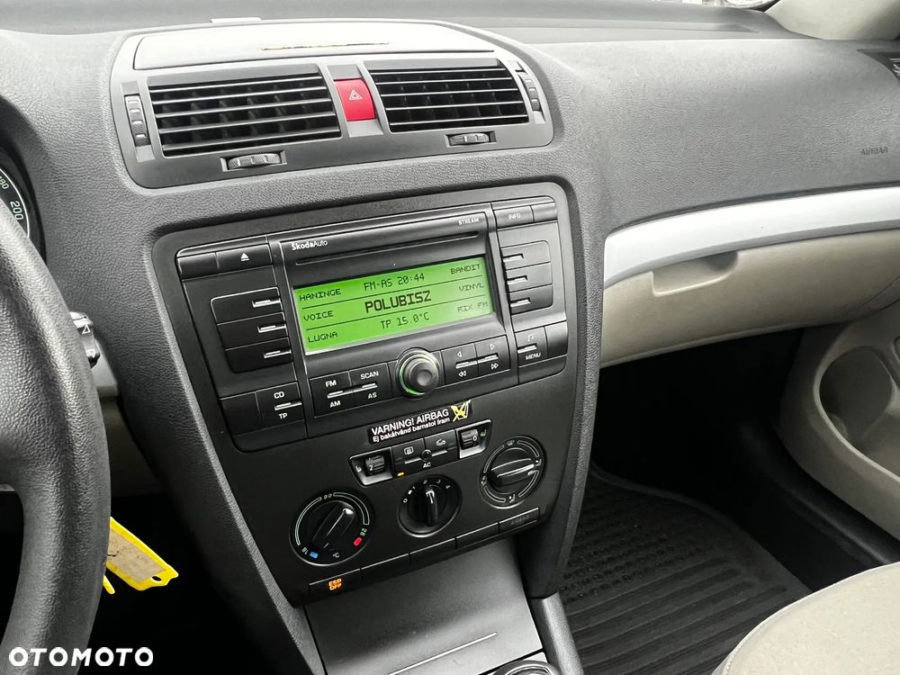 Skoda Octavia 1.6 Ambiente - 8