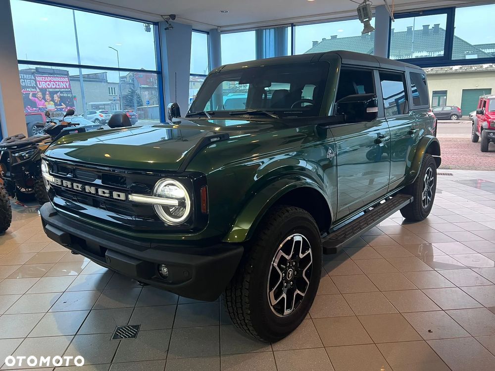 Ford Bronco - 3