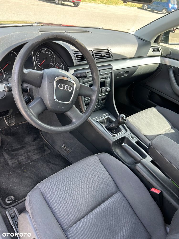 Audi A4 Limousine - 6