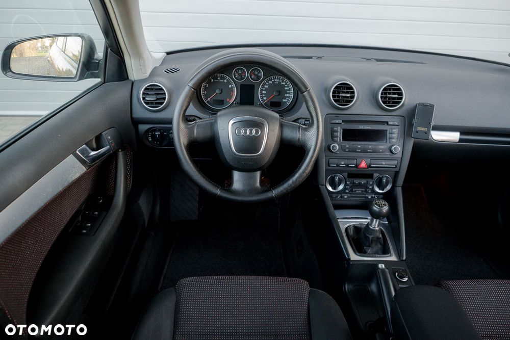 Audi A3 Sportback 1.6 Attraction - 27