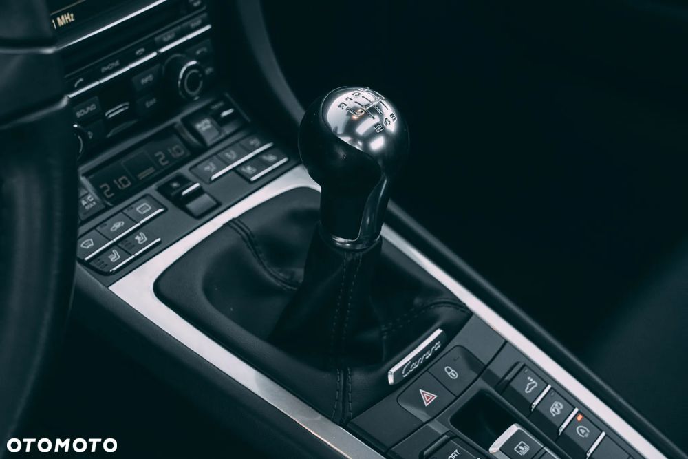 Porsche 911 Carrera 4S - 21