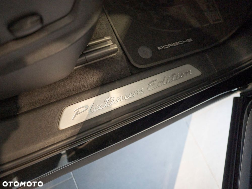 Porsche Cayenne Platinum Edition - 24