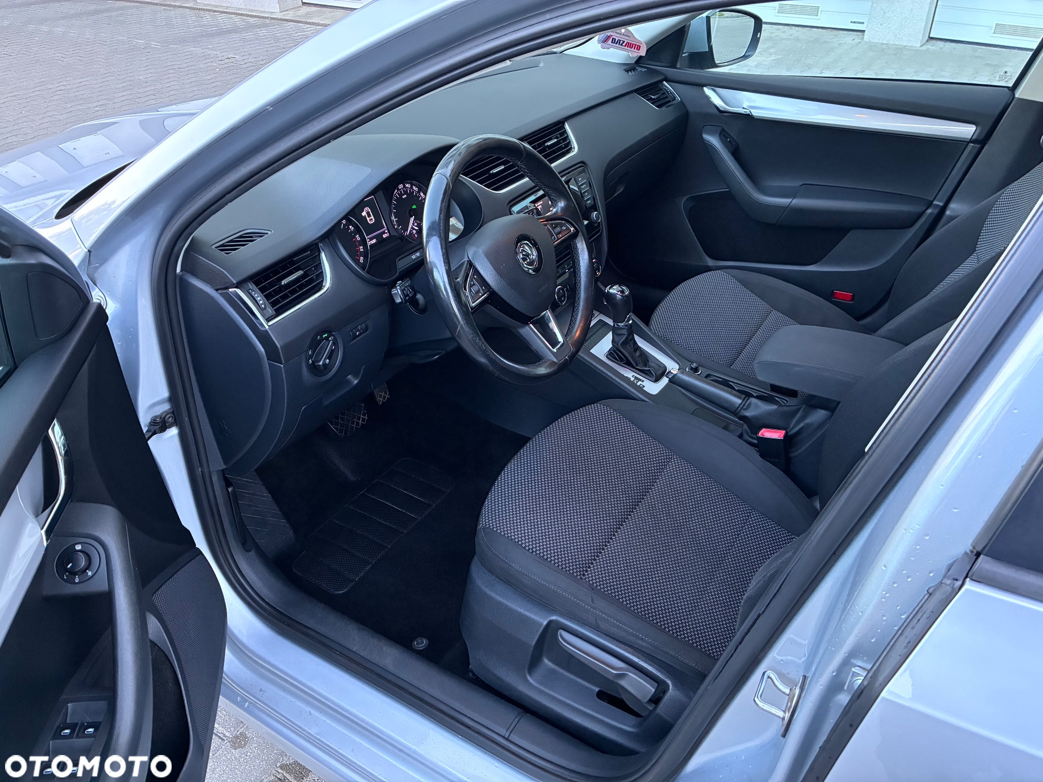 Skoda Octavia 1.6 TDI Ambiente DSG - 6