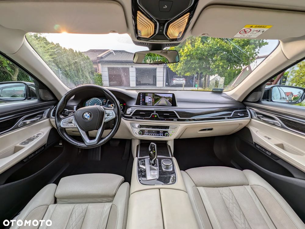 BMW Seria 7 740d xDrive - 9