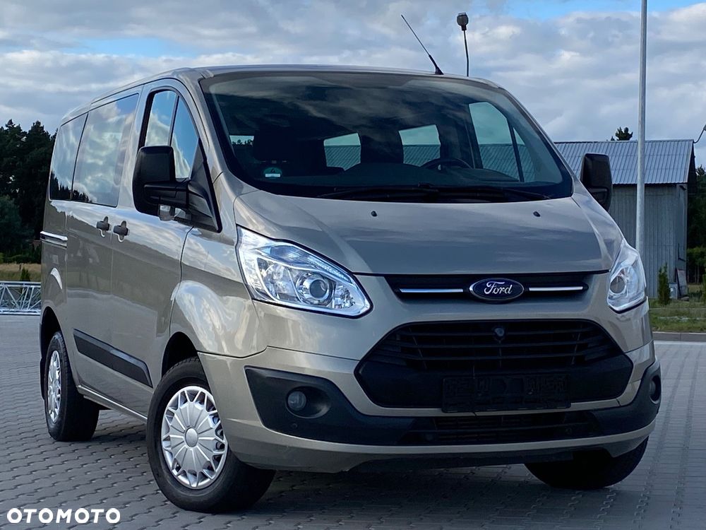 Ford Tourneo Custom - 1