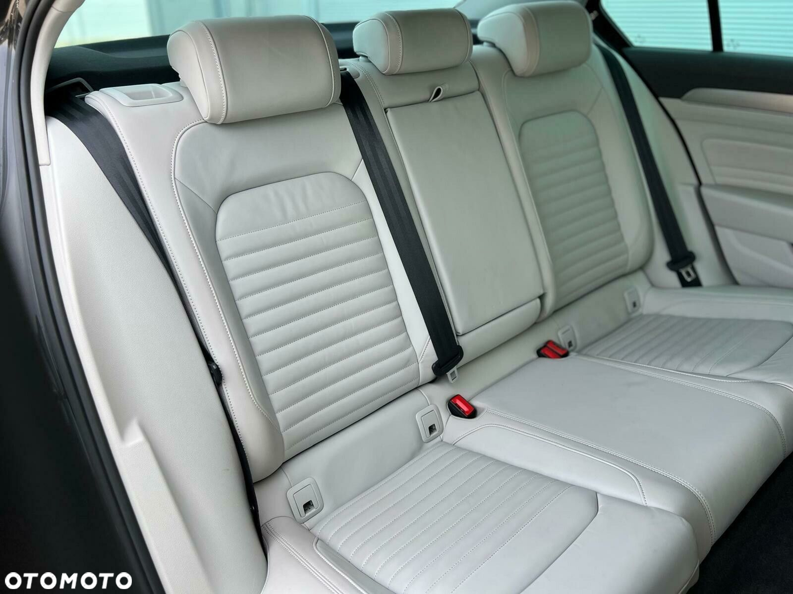 Volkswagen Passat 2.0 TSI Elegance DSG - 19