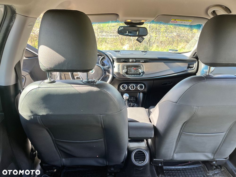 Alfa Romeo Giulietta 2.0 JTDM Distinctive - 4
