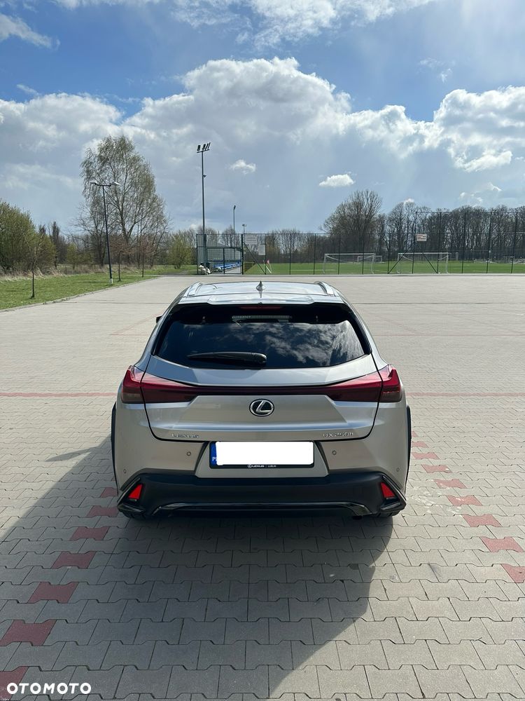 Lexus UX - 6