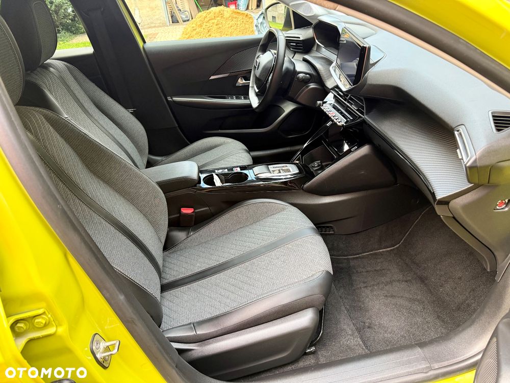 Peugeot 208 Elektromotor 136 Allure Pack - 19