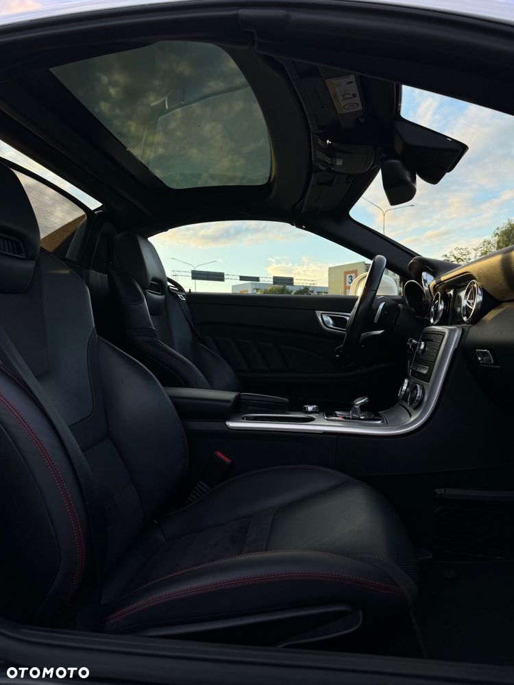 Mercedes-Benz SLC - 12