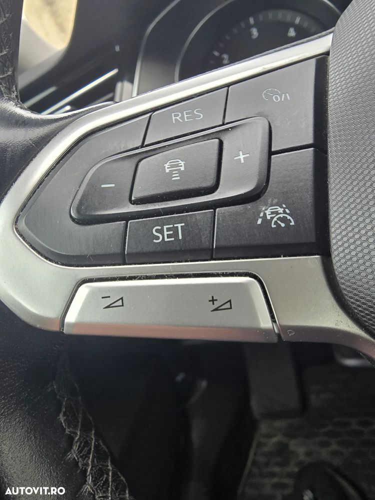 Volkswagen Passat 2.0 TDI DSG Comfortline - 15