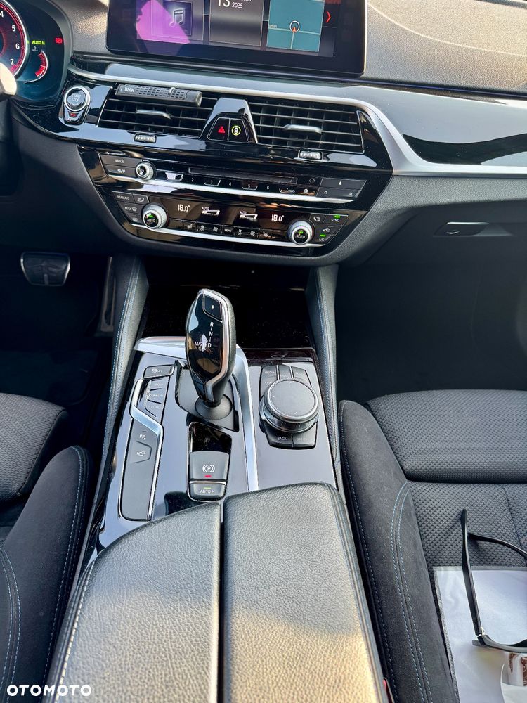 BMW Seria 5 530i xDrive GPF M Sport sport - 11