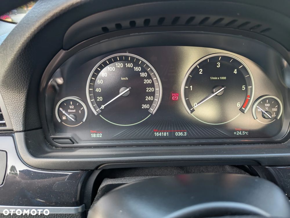 BMW Seria 5 525d xDrive Luxury Line - 17
