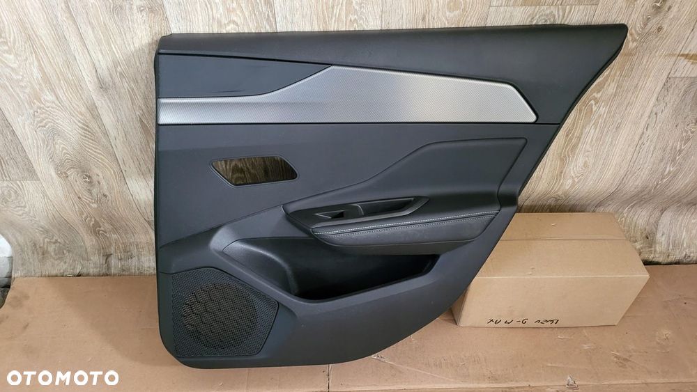 Boczek Drzwi Tył Prawe PEUGEOT 308 III HB 98381612ZD