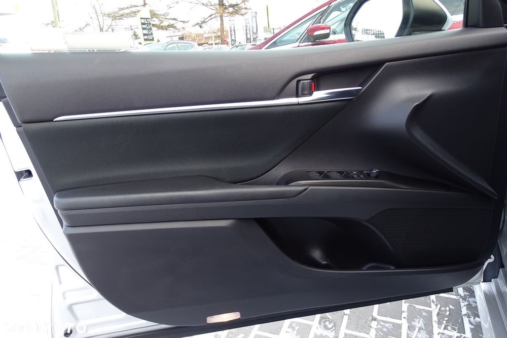 Toyota Camry 2.5 Hybrid Comfort CVT - 16