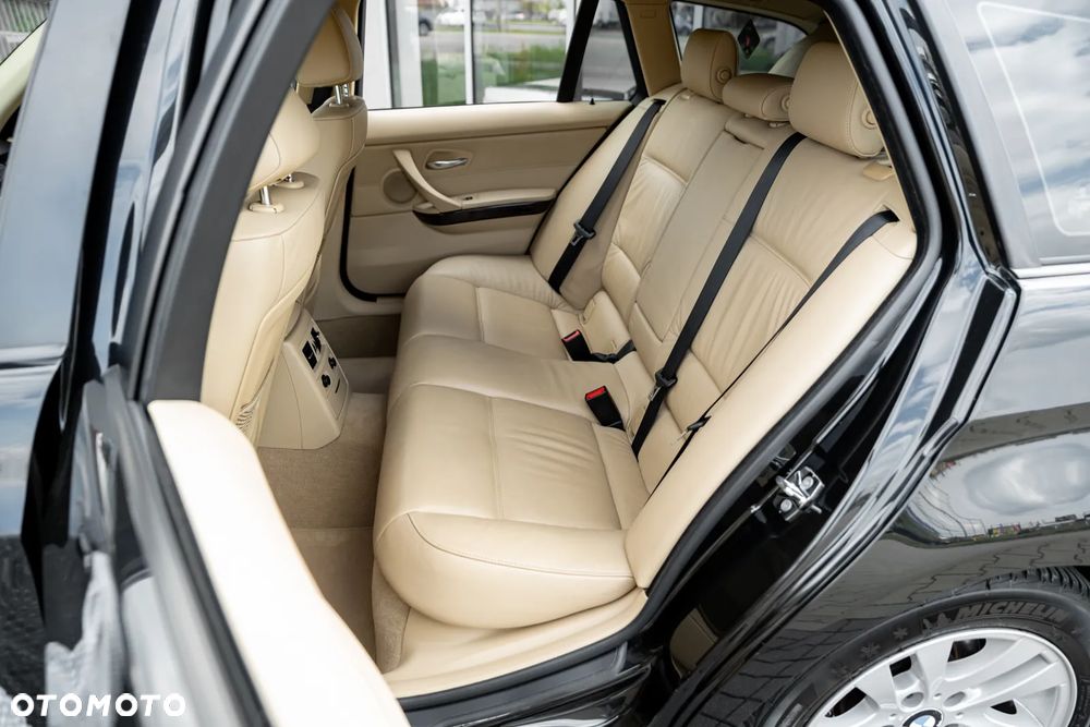 BMW Seria 3 320i Edition Lifestyle - 19