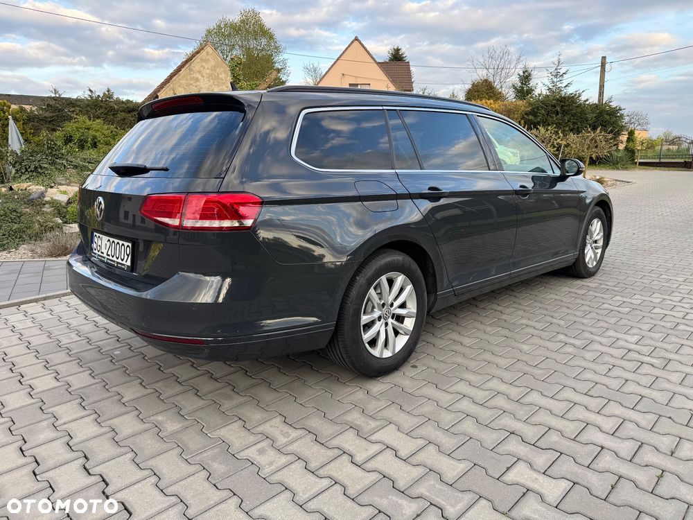 Volkswagen Passat 2.0 TDI SCR DSG Comfortline - 4