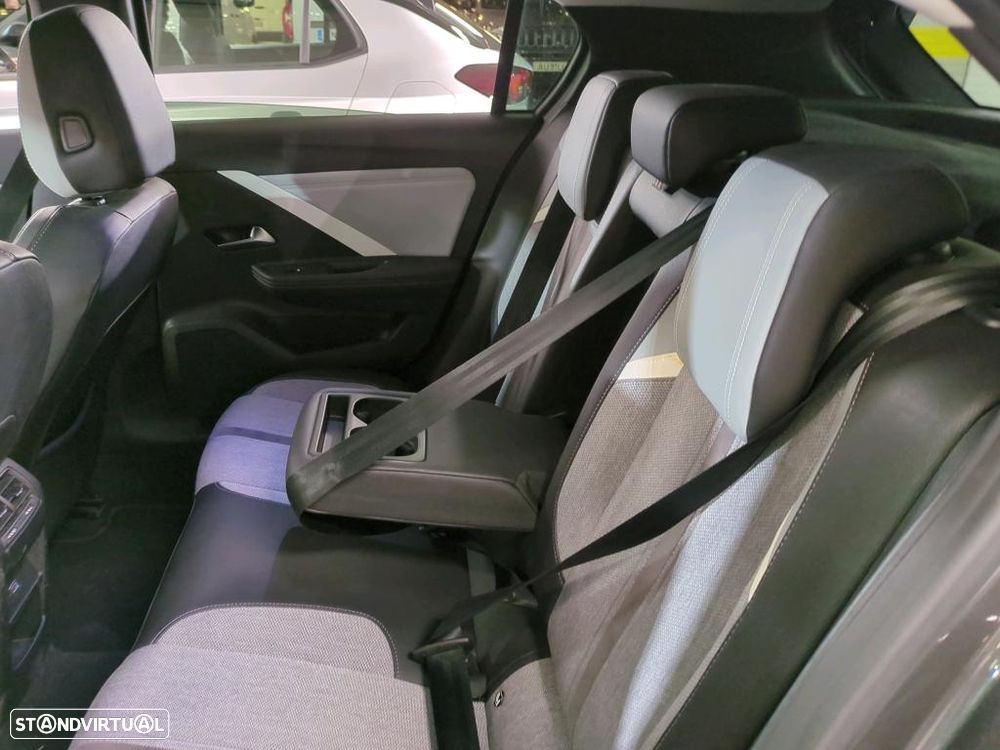 Opel Astra 1.5 D Elegance - 9