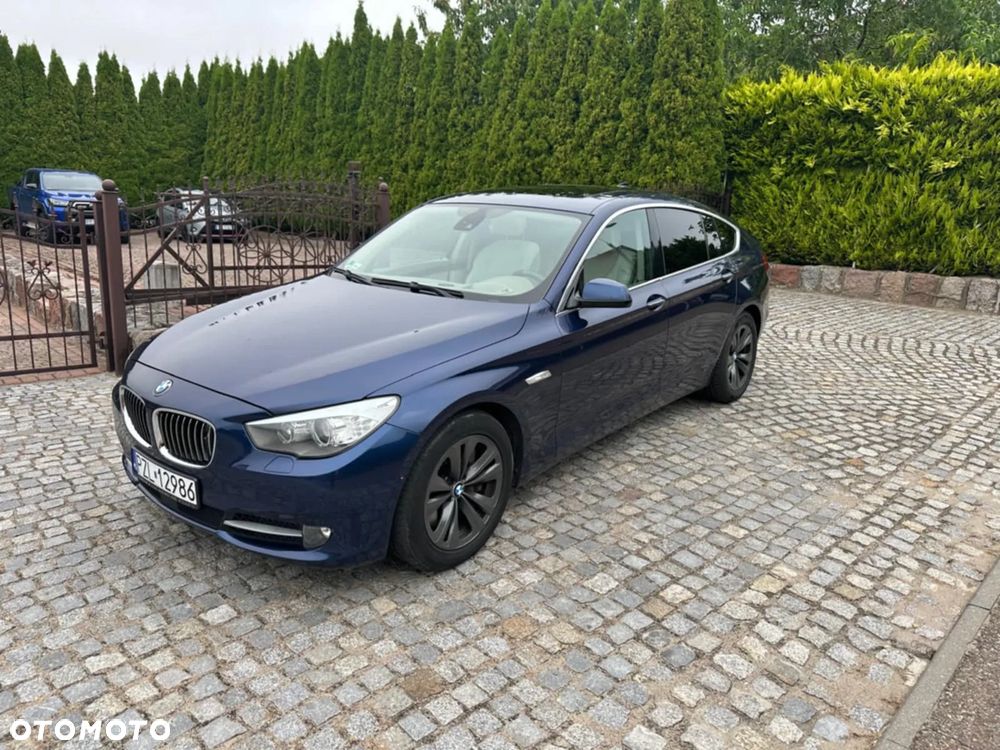 BMW Seria 5 550i - 1
