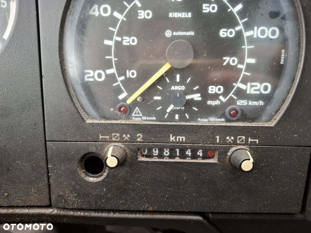 Mercedes-Benz SK 2527 - 18