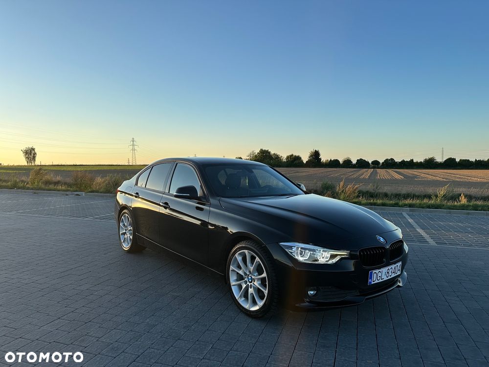 BMW Seria 3 320i - 12