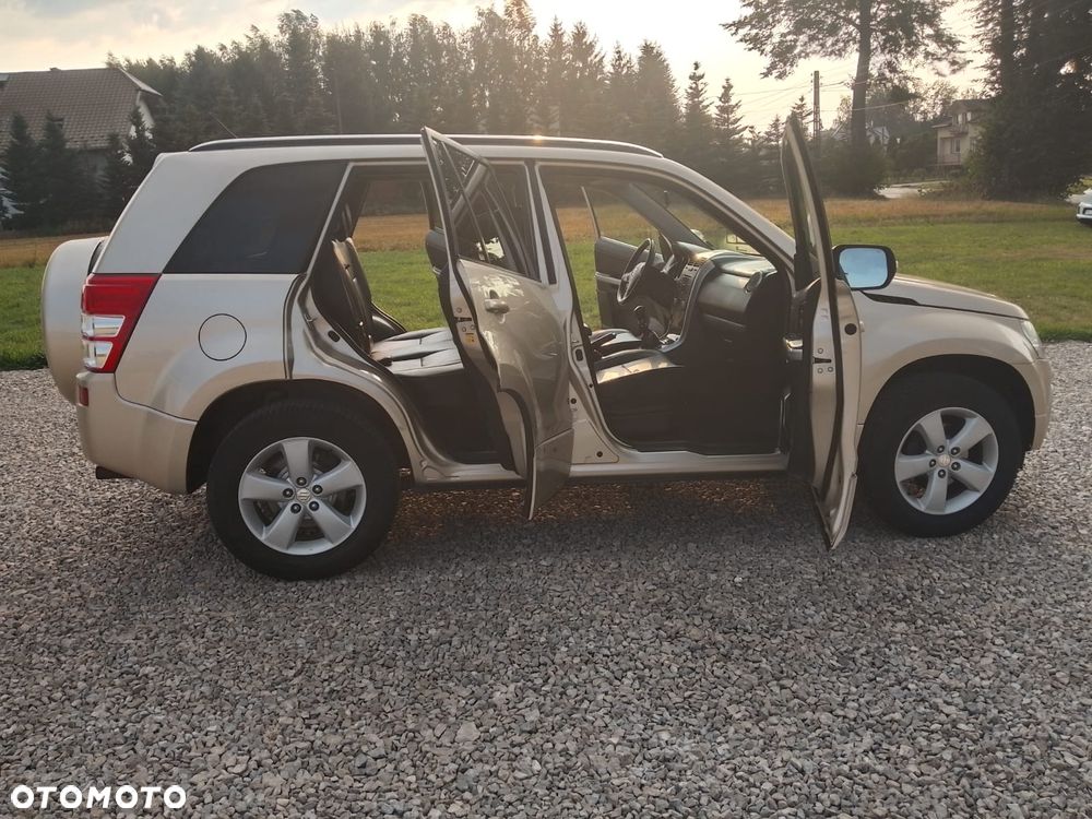 Suzuki Grand Vitara 2.4 Premium EU5 - 27