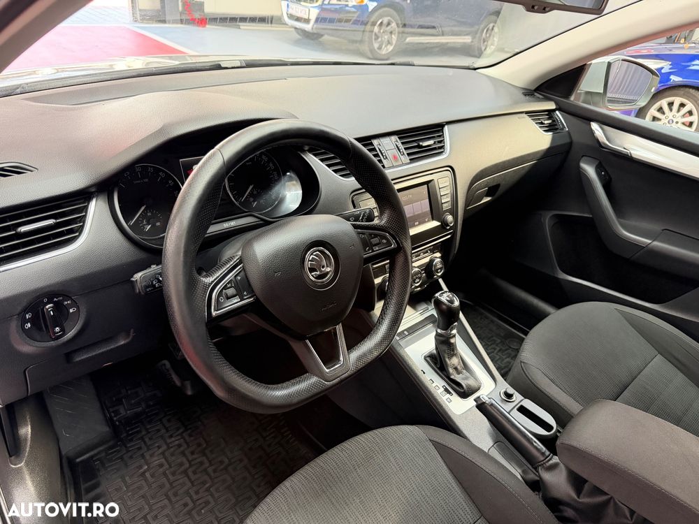 Skoda Octavia 2.0 TDI DSG Ambition - 12