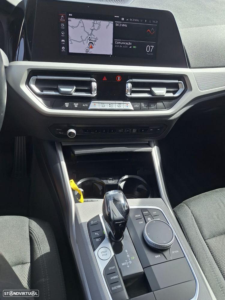 BMW 330 e Line Sport Auto - 11