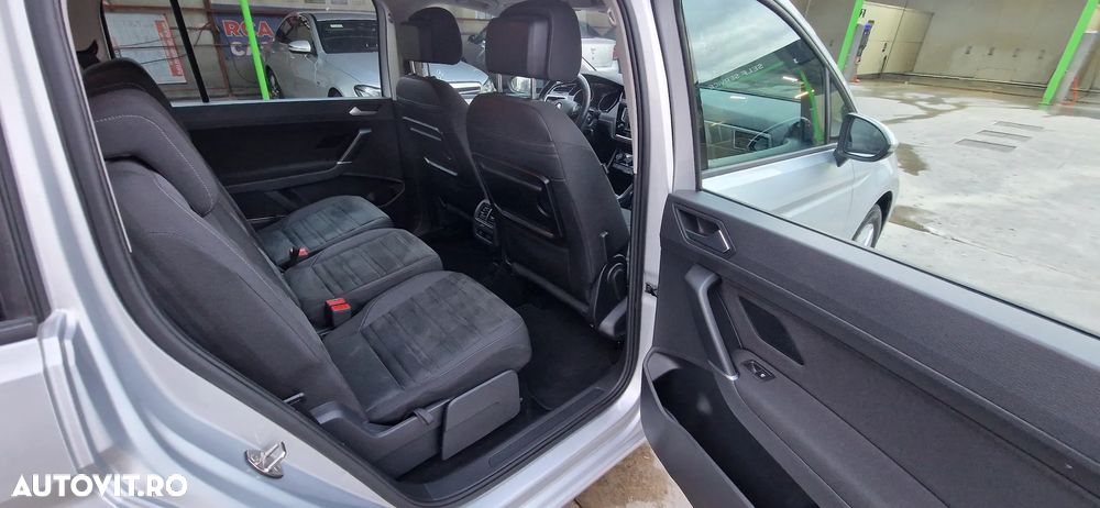 Volkswagen Touran 2.0 TDI SCR UNITED - 12