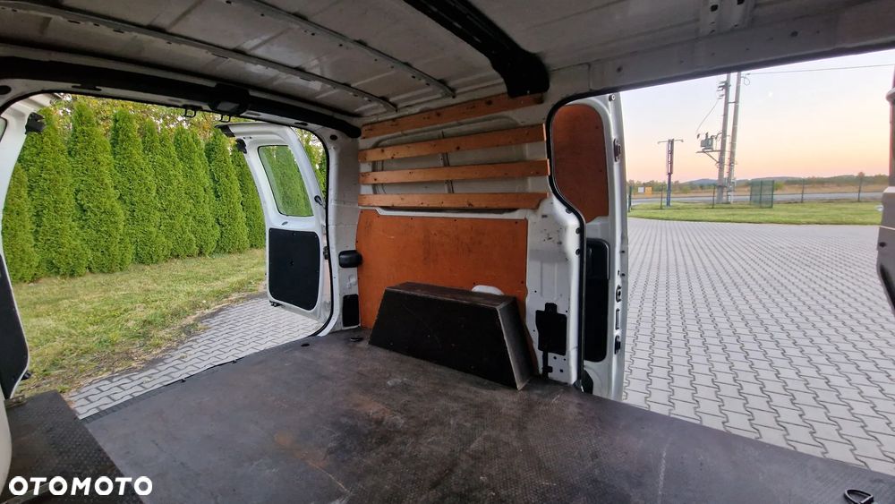 Hyundai H1 - 18