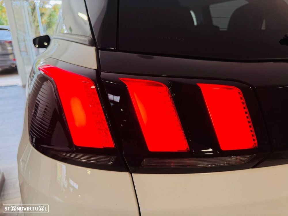 Peugeot 3008 1.2 PureTech Allure Pack EAT8 - 27