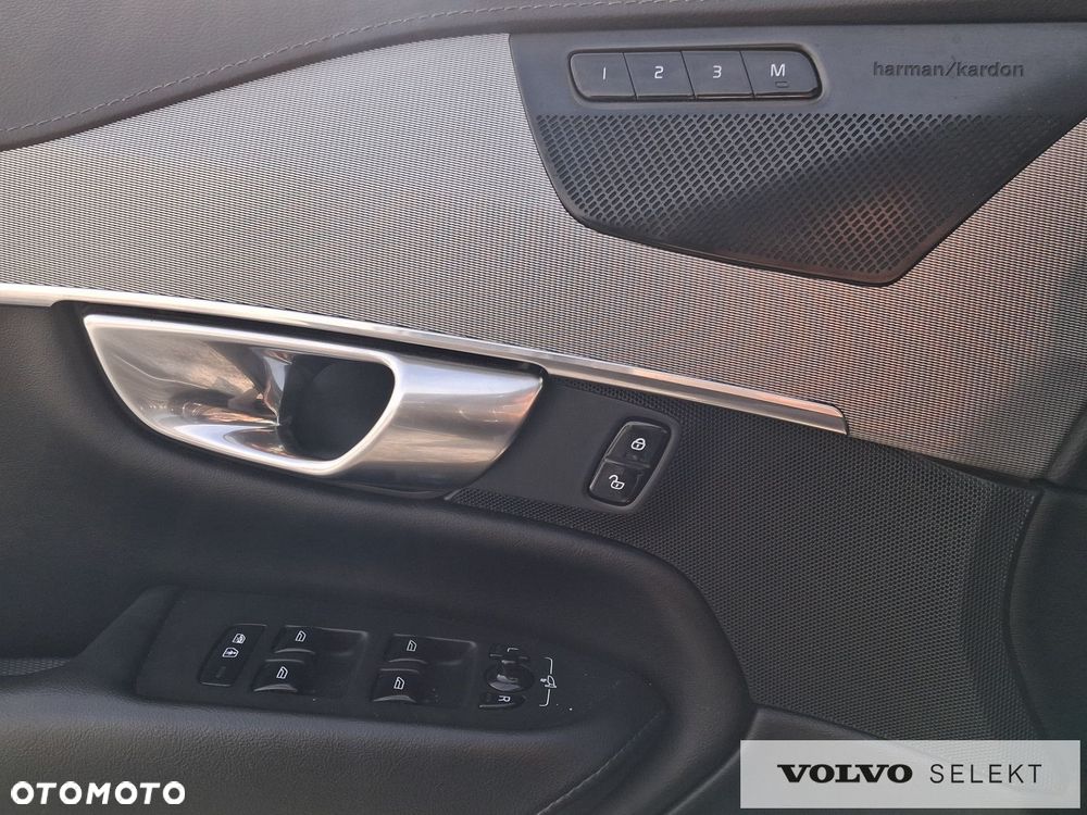 Volvo XC 90 - 21