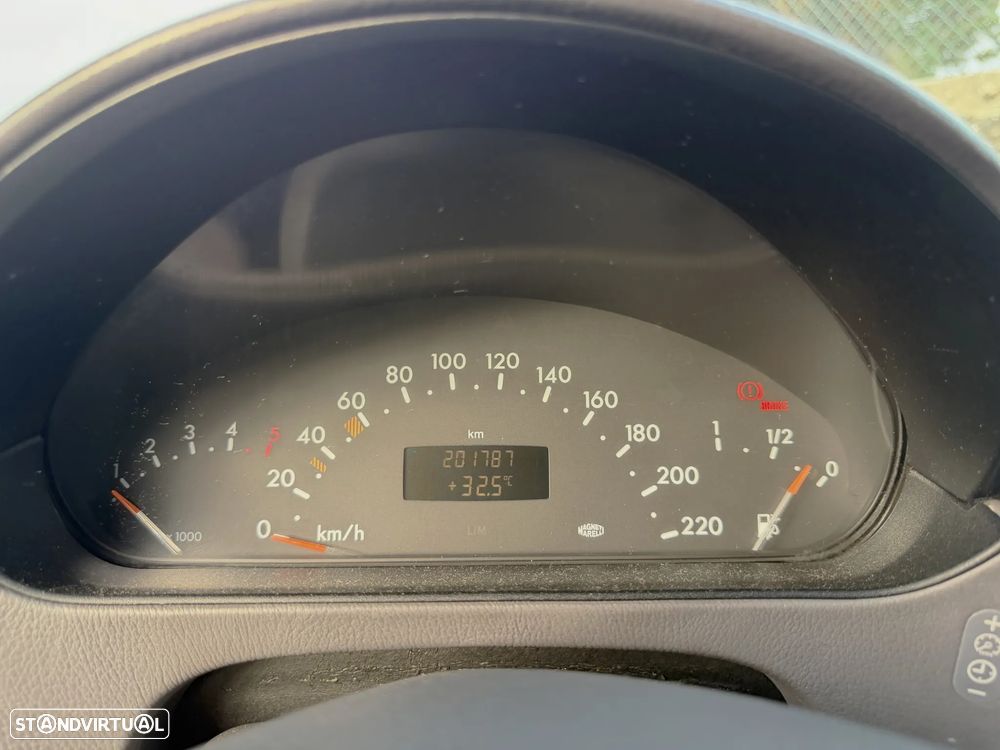 Mercedes-Benz A 170 CDi Elegance — fotografia 15